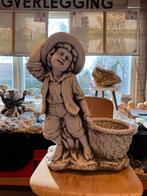 Jongen met bloembak kunststof, Ophalen, Kunststof, Gebruikt, Rond