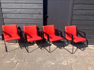 4 vrolijke vintage design Castelijn stoelen beschikbaar voor biedingen