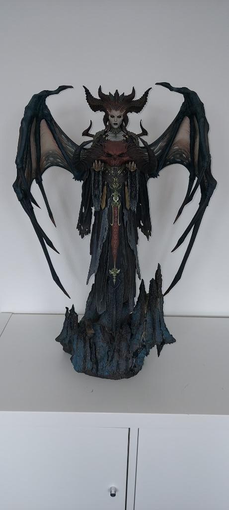 Blizzard Diablo IV Lilith statue, Verzamelen, Beelden en Beeldjes, Zo goed als nieuw, Fantasy, Ophalen of Verzenden