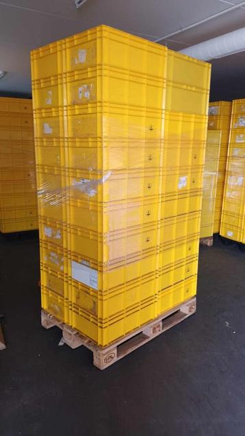 Ca 13 Pallets met 40 Opslagbakken geel en grijs 60x40x22 cm beschikbaar voor biedingen