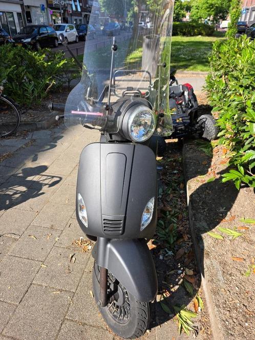 BTC Riva scooter 2018, Fietsen en Brommers, Scooters | Overige merken, Gebruikt, Maximaal 25 km/u, Benzine, Ophalen