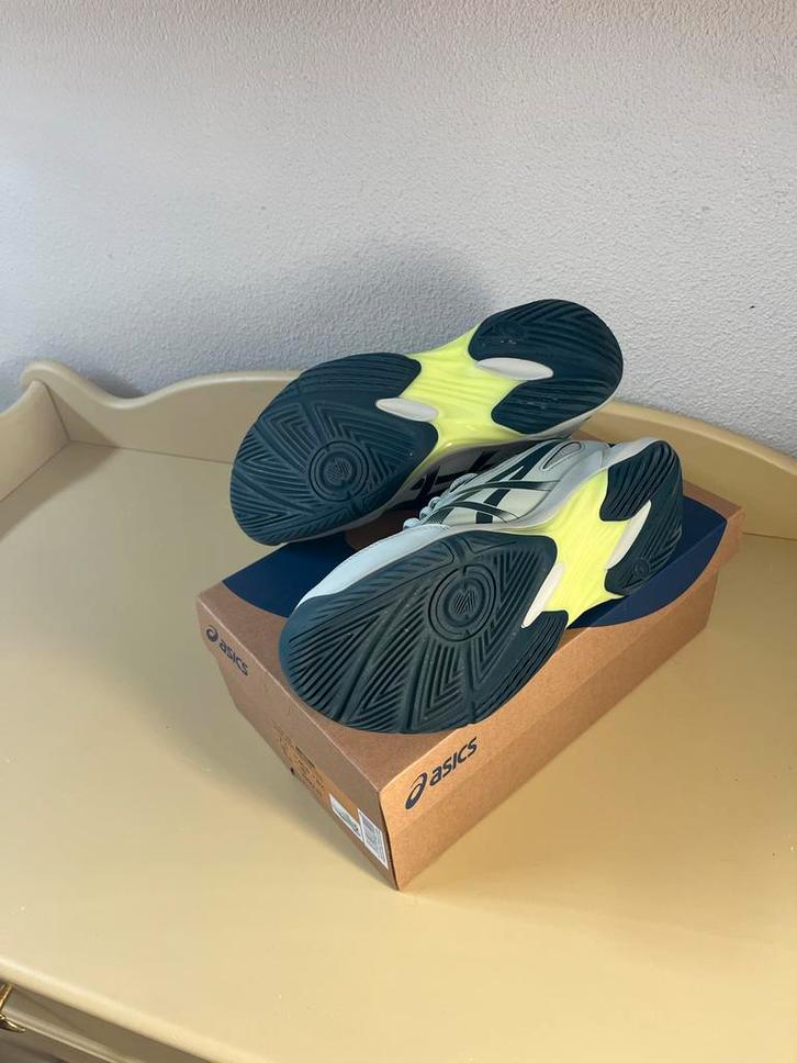 Asics Gel-Rocket 12 Sportschoenen, Kleding | Dames, Schoenen, Zo goed als nieuw, Sportschoenen, Grijs, Ophalen of Verzenden