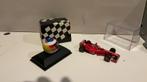 1997 Ferrari Michael Schumacher 1;43 plus helm 1:8, Ophalen of Verzenden, Zo goed als nieuw, Formule 1