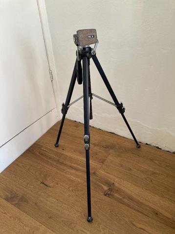 Driepootstatief camera - Velbon VGB-3 beschikbaar voor biedingen