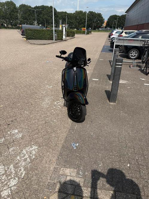 Vespa Sprint 2022 - custom paint, Fietsen en Brommers, Scooters | Vespa, Gebruikt, Ophalen
