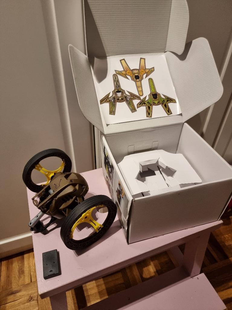 Parrot minidrones jumping sumo drone, Minder dan 100 meter, Zo goed als nieuw, Minder dan 250 gram, Bediening via smartphone