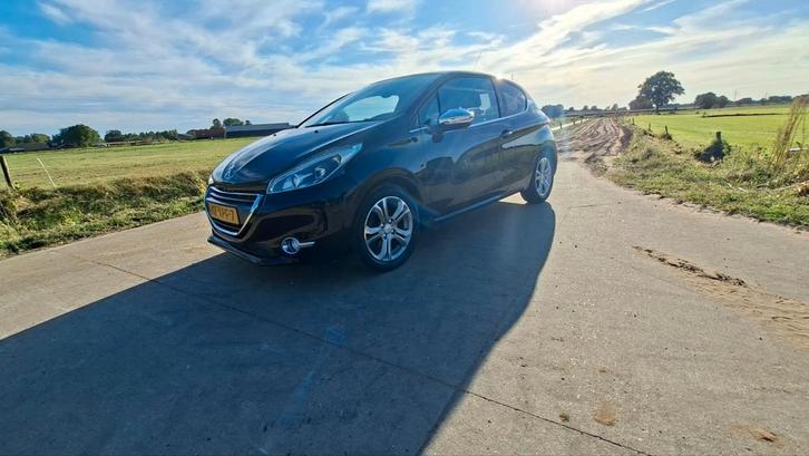 Peugeot 208 1.4 VTI 70KW/95PK 3-D 2012, Auto's, Peugeot, Bedrijf, ABS, Airbags, Airconditioning, Bluetooth, Boordcomputer, Centrale vergrendeling