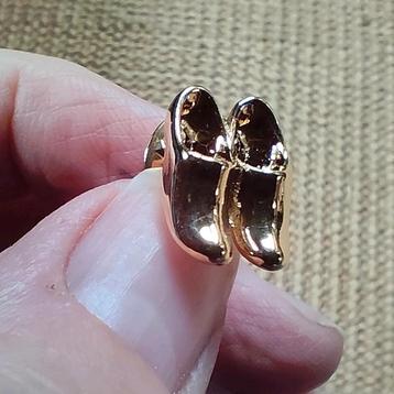 Gouden Schoentjes Pin - Nieuw! beschikbaar voor biedingen