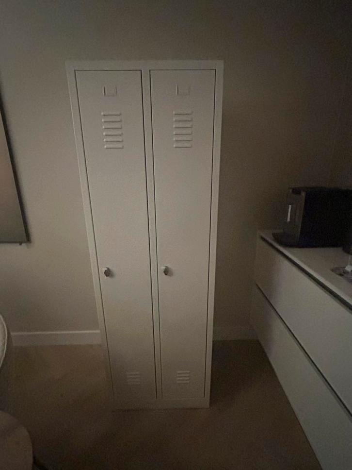 Licht grijze metalen locker kast, Huis en Inrichting, Kasten | Lockerkasten, Zo goed als nieuw, Ophalen of Verzenden