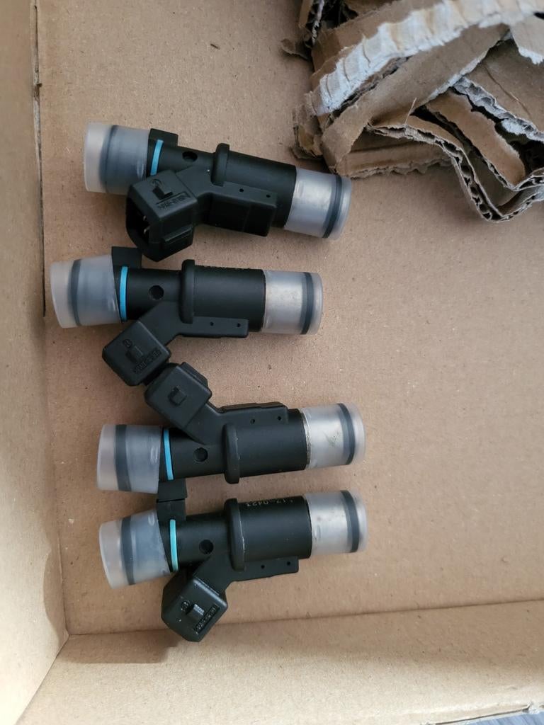 4 Max Gear 17-0423 Injectoren - 3 Goed, 1 Lekt, Ophalen of Verzenden, Gebruikt, Universele onderdelen