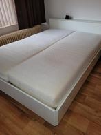 Bed met electrische lattenbodems, Gebruikt, 140 cm, Wit, Hout