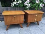 2  teakhouten Vintage  nachtkastjes op schuine poten, Ophalen of Verzenden, Zo goed als nieuw, Hout