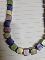 halsketting blauw groen paars geel steentjes, Ophalen of Verzenden, 'T Olde Gre-j, Info@toldegrej.nl, Endepoelstraat 20f Didam