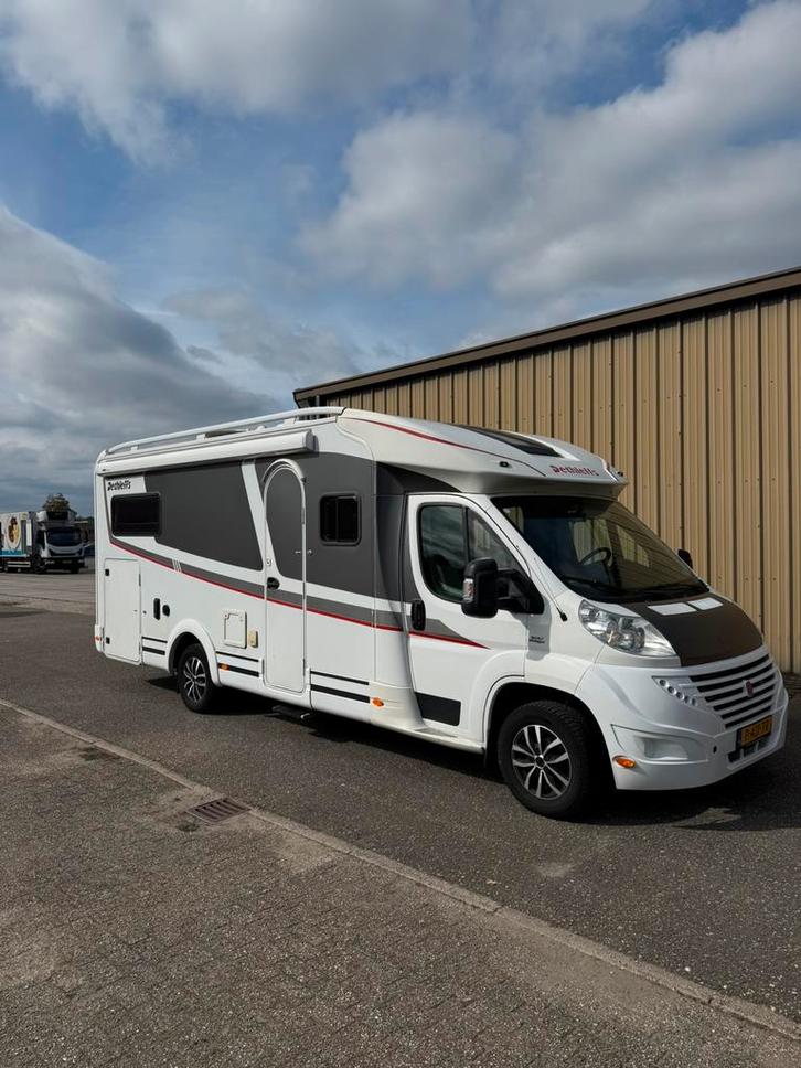 Dethleffs Advantage T6811 | half-integraal camper, 2013, Caravans en Kamperen, Campers, Particulier, tot en met 4, Half-integraal