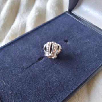 Pandora Bedel Kroon beschikbaar voor biedingen