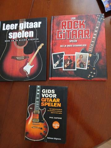 3  nette (gebruikte)gitaarboeken.(1 prijs!!) beschikbaar voor biedingen