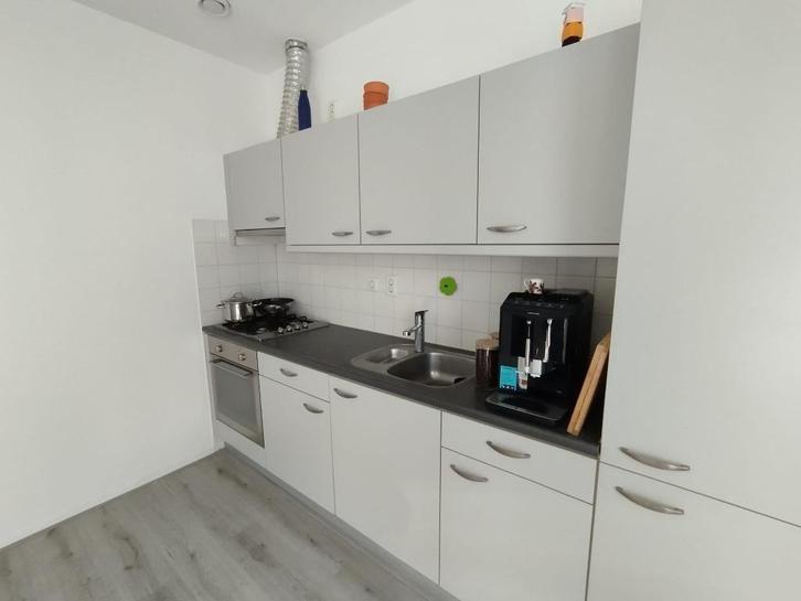 Complete keuken, gratis af te halen., Huis en Inrichting, Keuken | Complete keukens, Gebruikt, Enkelwandige keuken, Grijs, Hout