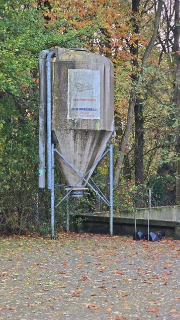 Voer Silo  beschikbaar voor biedingen