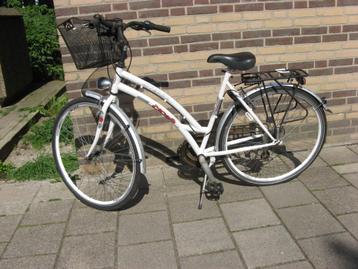 Dames/meisjes fiets met 6 derailleurversnellingen beschikbaar voor biedingen