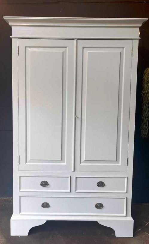 Robuuste antieke kast, Antiek en Kunst, Curiosa en Brocante, Ophalen