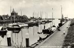 Enkhuizen, Drommedaris met Havengezicht - volk boten - 1967, Ophalen of Verzenden, 1960 tot 1980, Gelopen, Noord-Holland