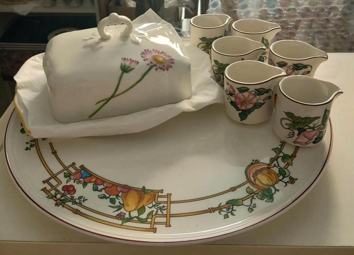 villeroy & boch  borden, koppen,kan dienblad,gastenkannetjes, Huis en Inrichting, Keuken | Servies, Zo goed als nieuw, Kop(pen) en/of Schotel(s)