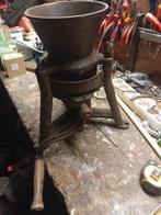 Verfmolen   Antieke  of Oude potmolen, Antiek en Kunst, Antiek | Gereedschap en Instrumenten, Ophalen