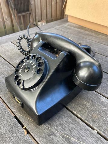 Ericsson bakeliet telefoon beschikbaar voor biedingen