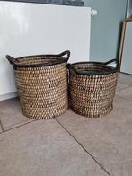 2 rotan manden, Huis en Inrichting, Woonaccessoires | Schalen en Manden, Rond, Zo goed als nieuw, Ophalen, Riet