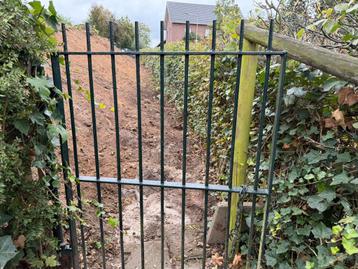 Tuinpoortje 96*116 beschikbaar voor biedingen