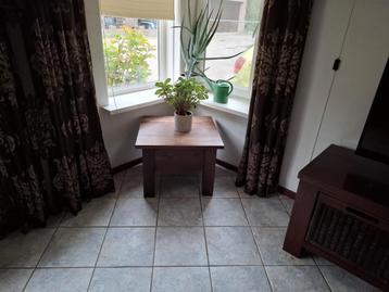 Bijzettafels 2 stuks 60x60cm beschikbaar voor biedingen