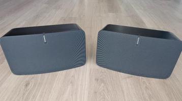 2x Sonos Play5 (Gen 2) – Zwarte WiFi-speakers in nieuwstaat beschikbaar voor biedingen