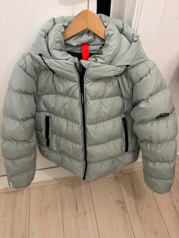 Superdry pufferjas beschikbaar voor biedingen