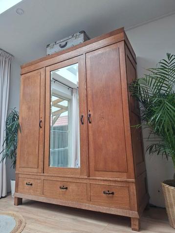 Antieke/Brocante linnenkast kledingkast kloosterkast eiken beschikbaar voor biedingen