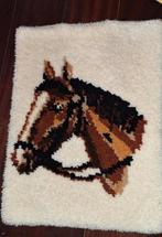 Vintage wandkleed geborduurd paard  60cm bij 50cm, Antiek en Kunst, Antiek | Kleden en Textiel, Ophalen of Verzenden