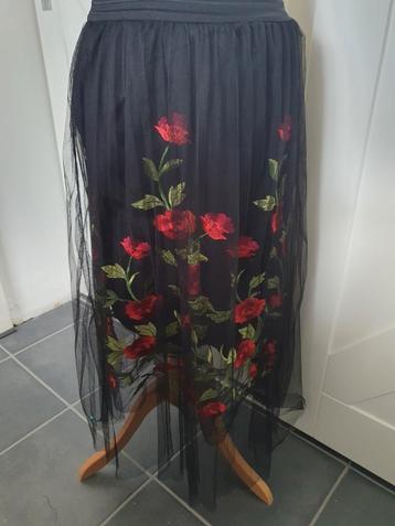 Zwarte tule rok met rode rozen - Sweet Miss beschikbaar voor biedingen