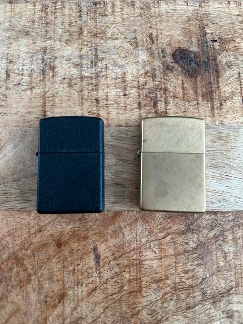 Twee Zippo Aanstekers - Gebruikt, Verzamelen, Rookartikelen, Aanstekers en Luciferdoosjes, Gebruikt, Aansteker, Ophalen of Verzenden