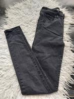 Zwarte skinny broek van Levi's maat XS, Kleding | Dames, Broeken en Pantalons, Levi's, Lang, Maat 34 (XS) of kleiner, Ophalen of Verzenden