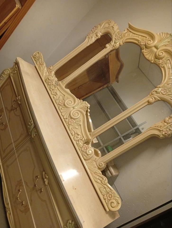 Antiek meubel met spiegel en rood velvet, Huis en Inrichting, Kasten | Ladekasten, Gebruikt, Ophalen
