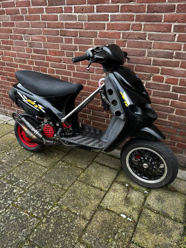 Sp98 sprinter 70cc mk1 €2000 nu ophalen!!, Fietsen en Brommers, Scooters | Piaggio, Zo goed als nieuw, Overige modellen, Tweetakt