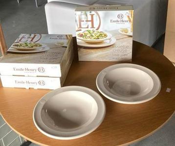 Emile Henry soepborden beschikbaar voor biedingen