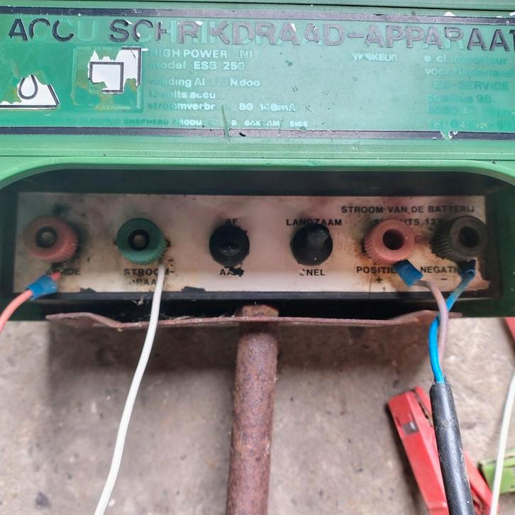 Accu schrikdraadapparaat ESB 250 – functioneert goed, Dieren en Toebehoren, Overige Dieren-accessoires, Gebruikt, Ophalen of Verzenden