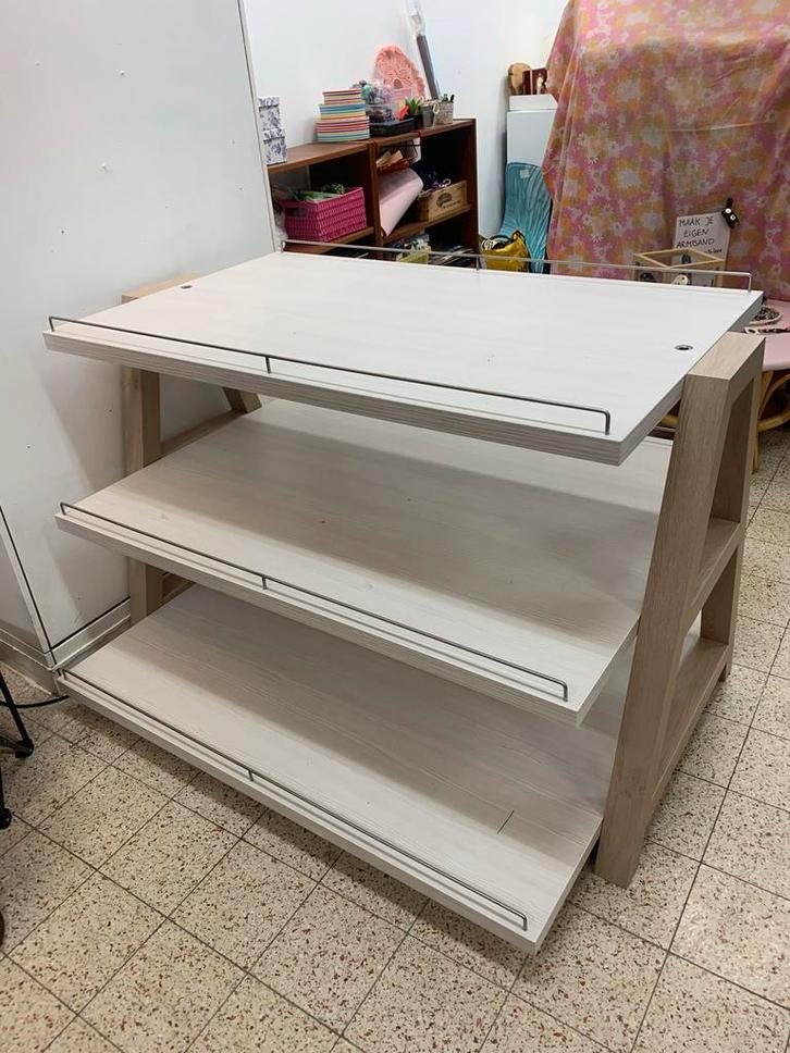 Etaleertafels voor Winkel - 2 Stuks winkel inrichting, Huis en Inrichting, Kasten | Overige, Gebruikt, Ophalen
