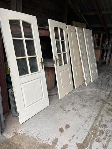 Diverse deuren. 82,5 x 201,5 beschikbaar voor biedingen