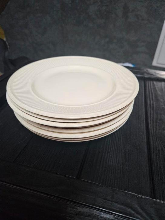 Wedgwood edme, Huis en Inrichting, Keuken | Servies, Zo goed als nieuw, Bord(en), Wedgwood, Porselein, Ophalen