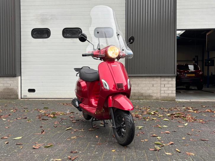 Momo Snorscooter, Fietsen en Brommers, Scooters | Overige merken, Zo goed als nieuw, Benzine, Ophalen