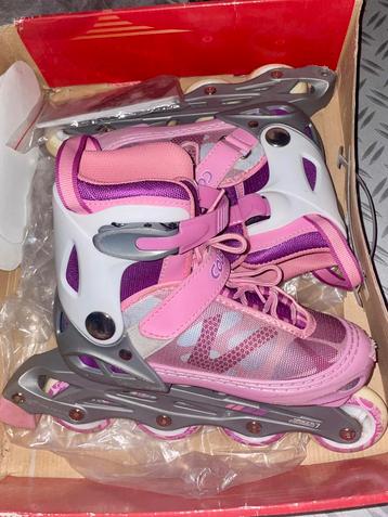 Roze skeelers + roze HELM maat 35-38 beschikbaar voor biedingen