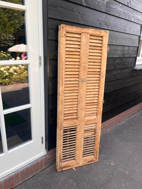 Authentieke oud houten sierdeur met beslag. Kamerscherm, Huis en Inrichting, Woonaccessoires | Kamerschermen, Zo goed als nieuw