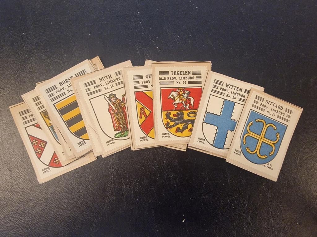 Postzegels met gemeente wapen uit Limburgh op papier., Postzegels en Munten, Postzegels | Nederland, Ophalen of Verzenden