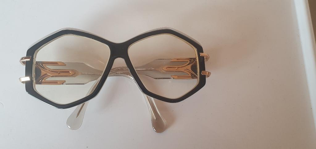 Cazal unisex brilmontuur, model 8507: zwart met goud, Sieraden, Tassen en Uiterlijk, Zonnebrillen en Brillen | Heren, Overige merken